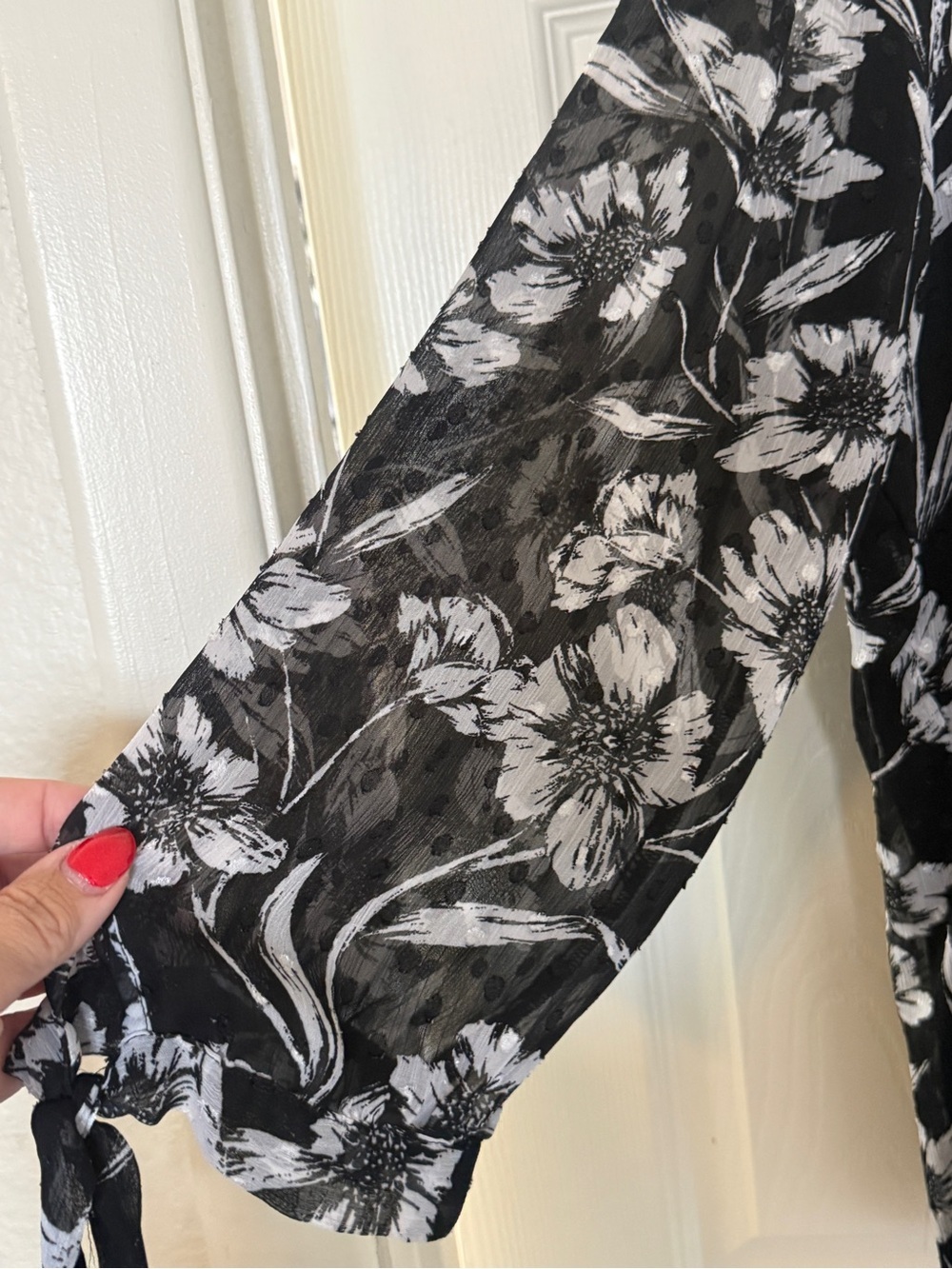 Black Floral Long-Sleeve Peasant Blouse -XL - Picture 3 of 8